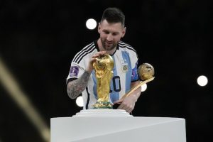 Momen Menarik Argentina Vs Prancis di Final Piala Dunia 2022: Triple Nutmeg Di Maria, Messi Cium Trofi Pildun
